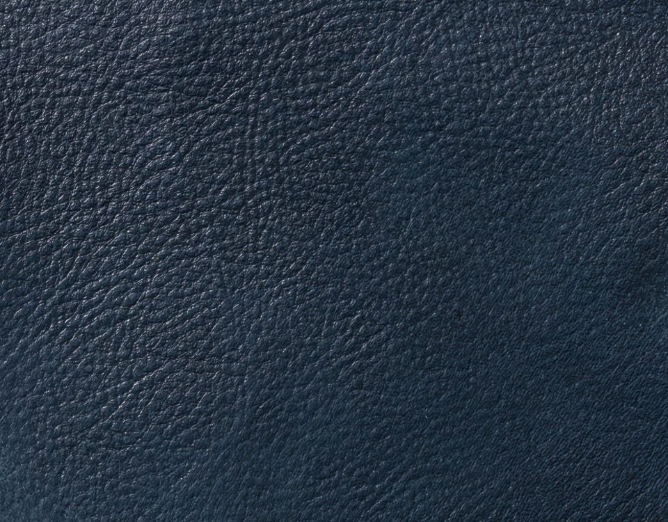 Campione colore blu scuro — pelle decorata a mano Bordoni Leathers