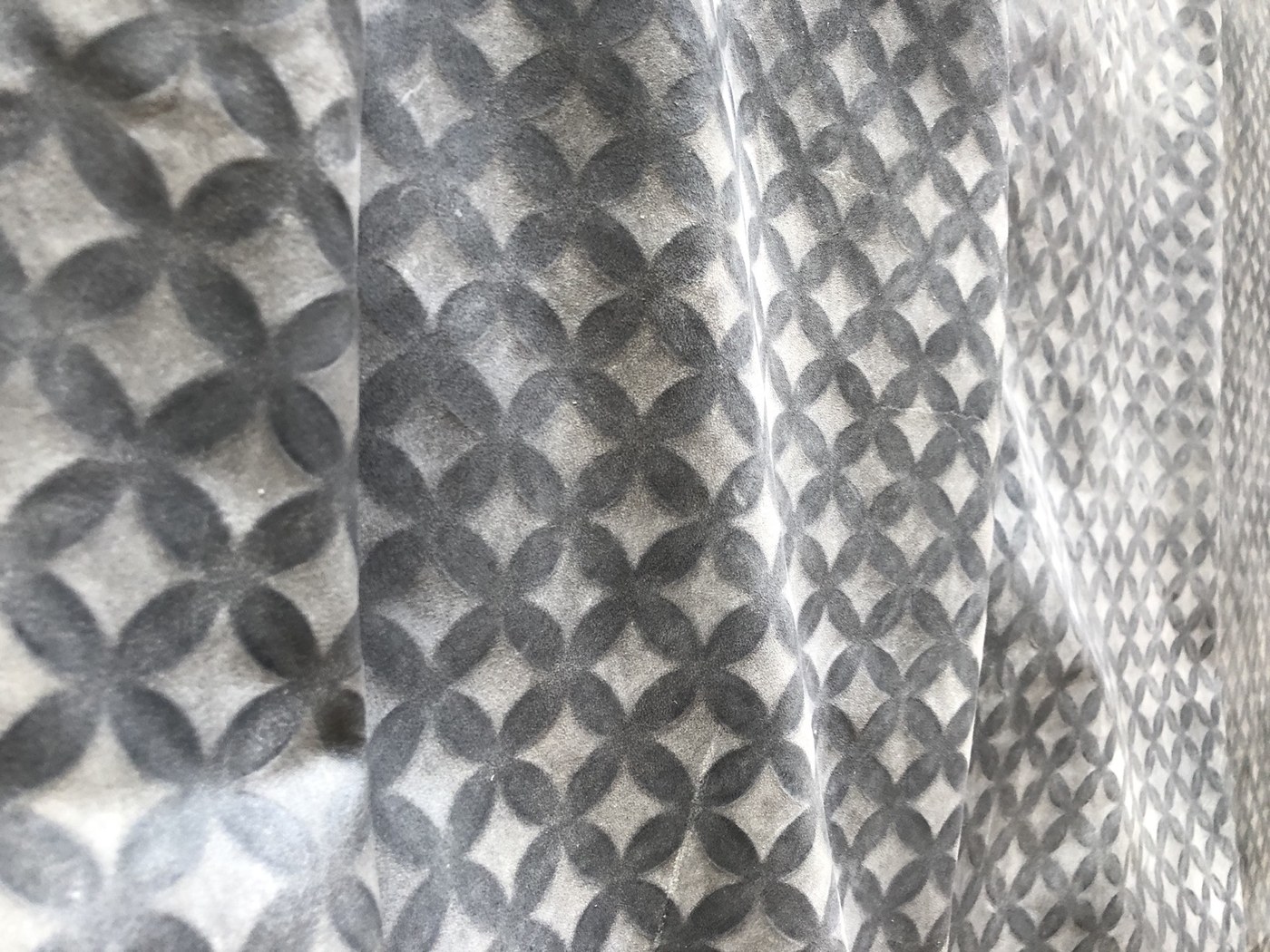 Tecnica suede leather 1 — lavorazione a mano del cuoio, Bordoni Leathers